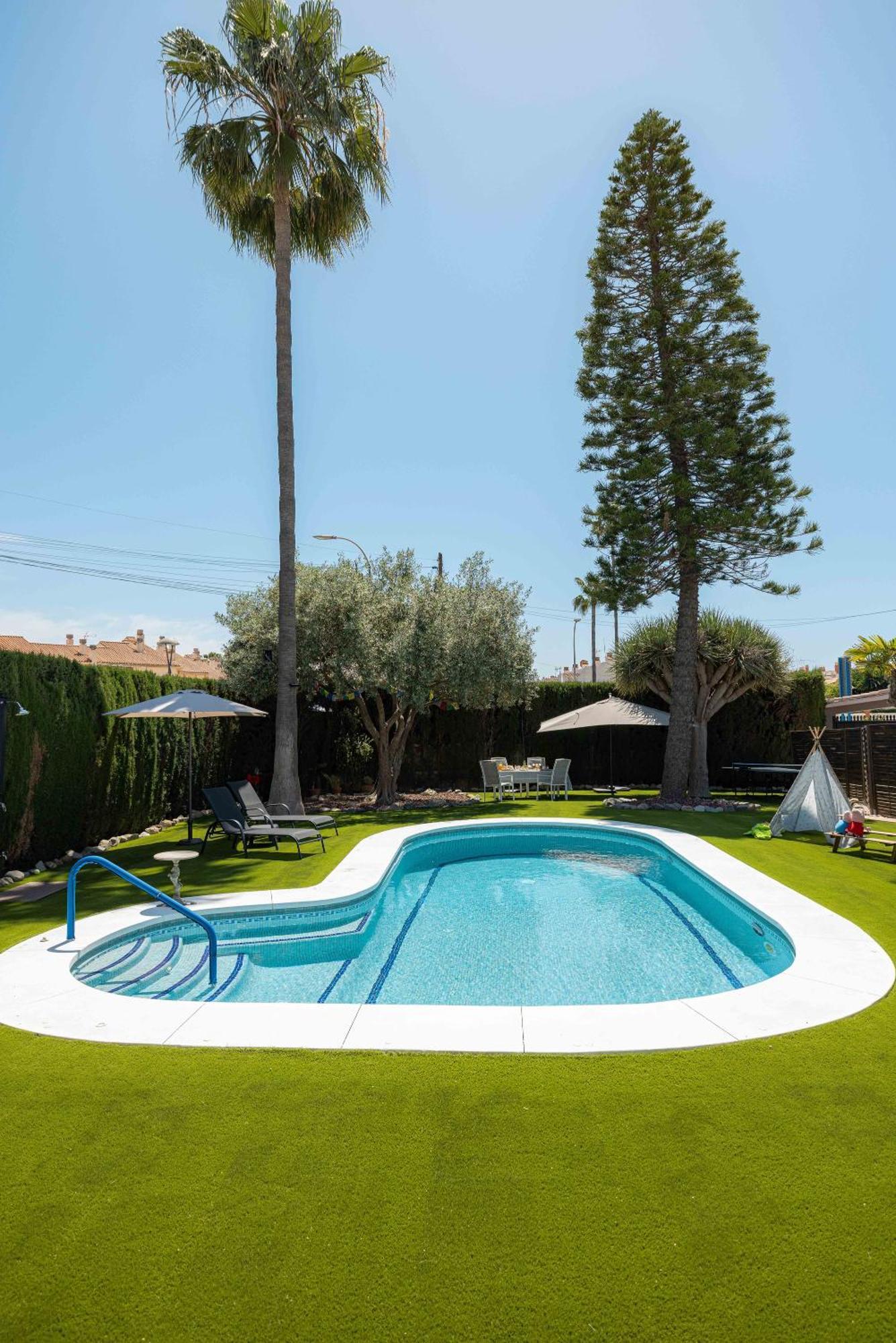 Villa Malaga Beach - Golf Torre de Benagalbon Bagian luar foto